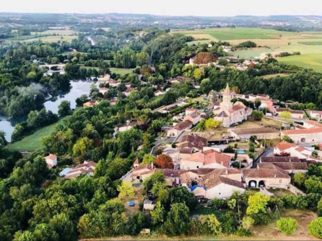 Villa Ile De Malvy Saint-Simeux Exterior foto